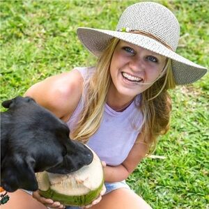 Sunday Afternoons Sol Seeker Sun Hat Woven Sun Hat One Size 3.5” brim UPF 50